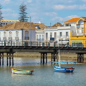 Two Bedroom Stylish Apartment. Apartamento Tavira